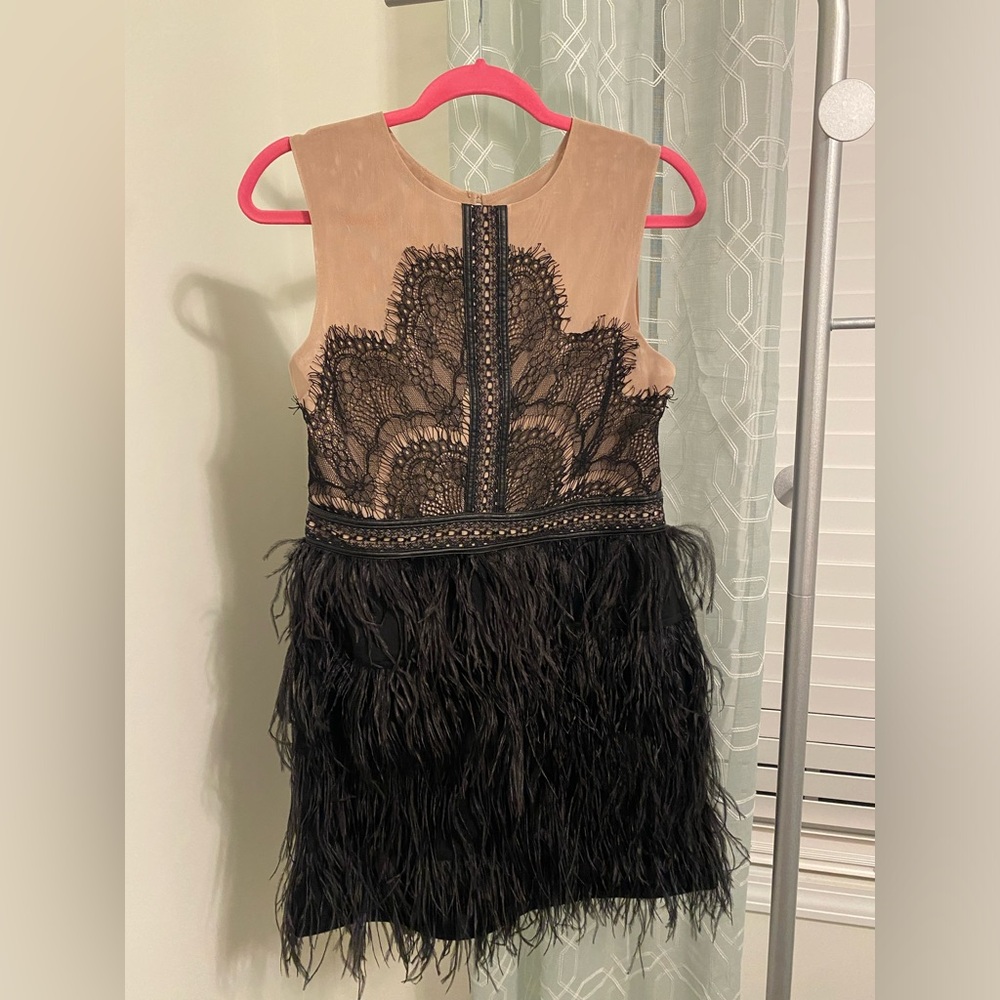 NWT Gianni Bini Mini Dress w/ black lace and feather skirt